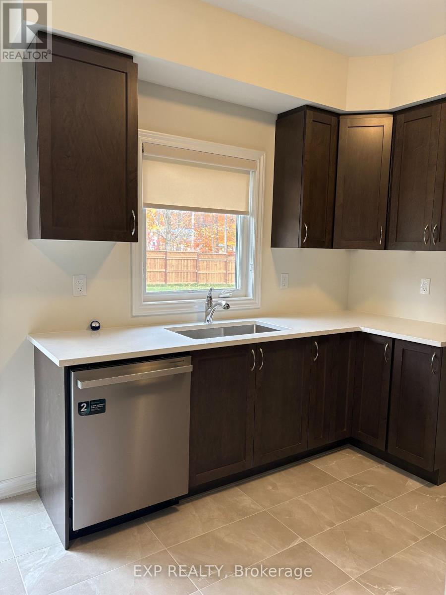 185 Beechwood Forest Lane, Gravenhurst, ON - Indoor Photo Showing Kitchen