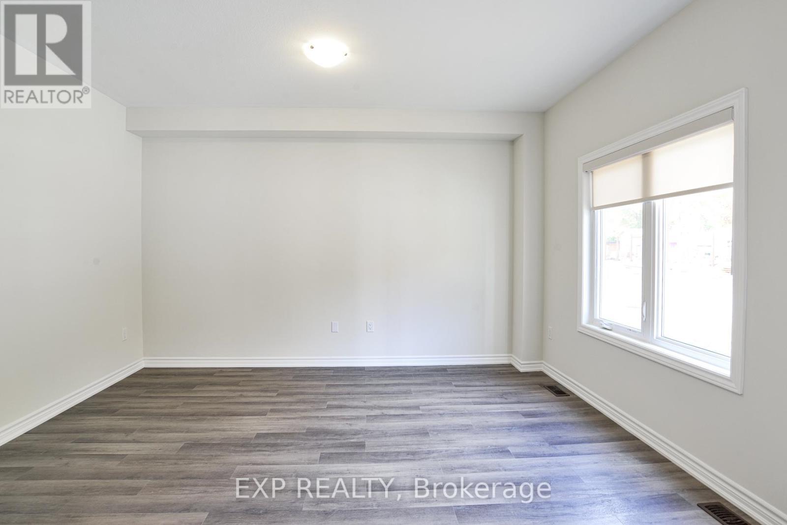 185 Beechwood Forest Lane, Gravenhurst, ON - Indoor Photo Showing Other Room