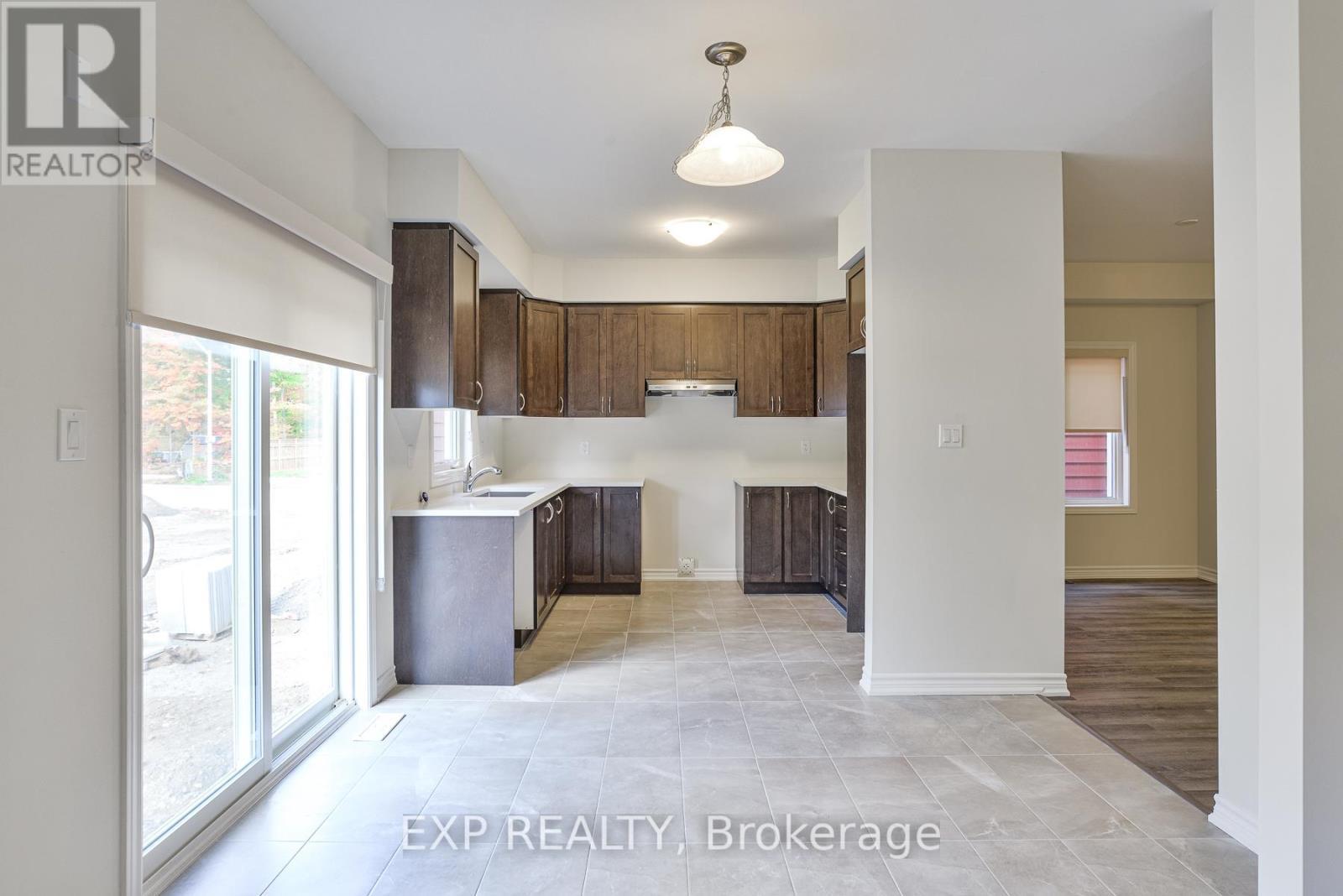 185 Beechwood Forest Lane, Gravenhurst, ON - Indoor Photo Showing Kitchen
