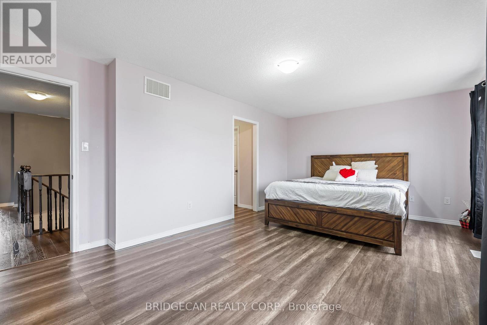 20 Gillespie Drive, Brantford, ON - Indoor Photo Showing Bedroom