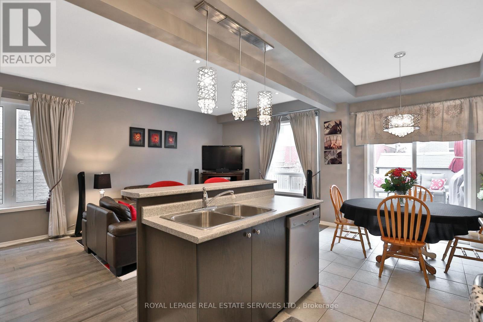 90 Palacebeach Trail, Hamilton, ON - Indoor