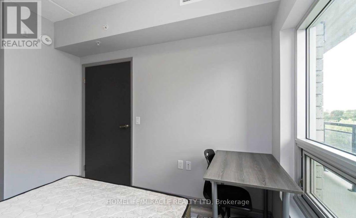 A407 - 275 Larch Street, Waterloo, ON - Indoor Photo Showing Other Room