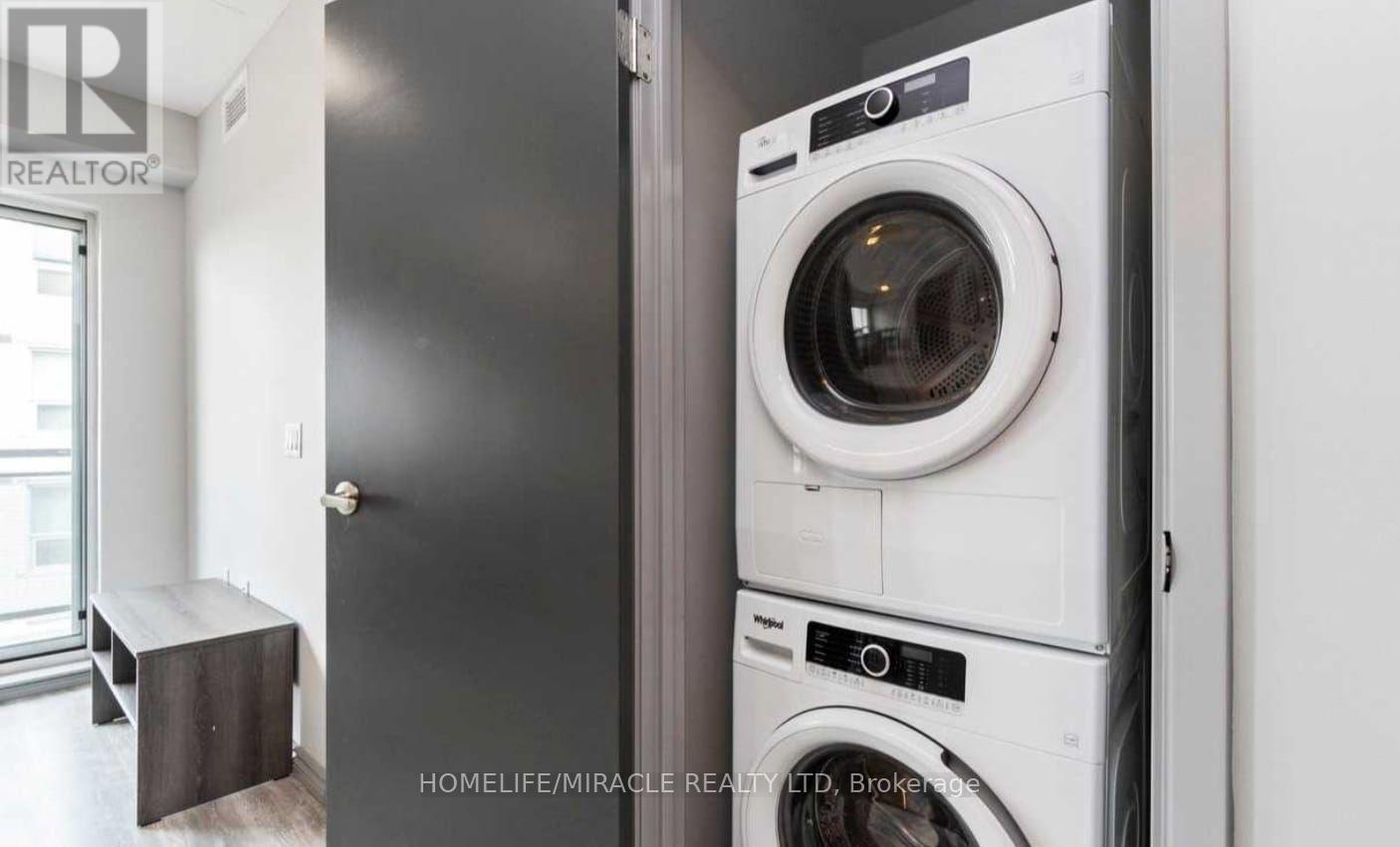 A407 - 275 Larch Street, Waterloo, ON - Indoor Photo Showing Laundry Room