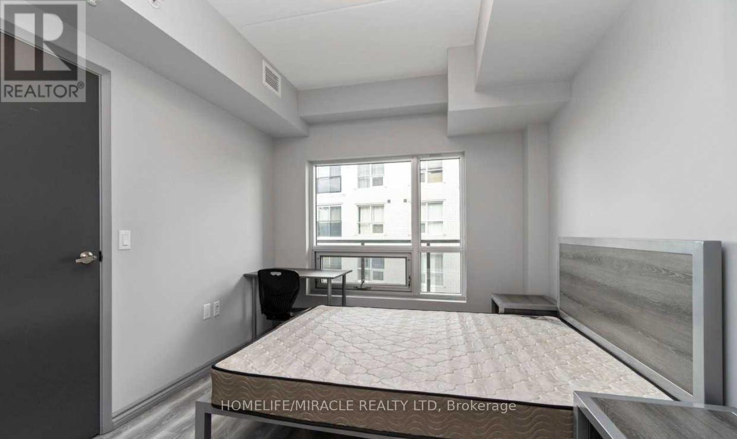 A407 - 275 Larch Street, Waterloo, ON - Indoor