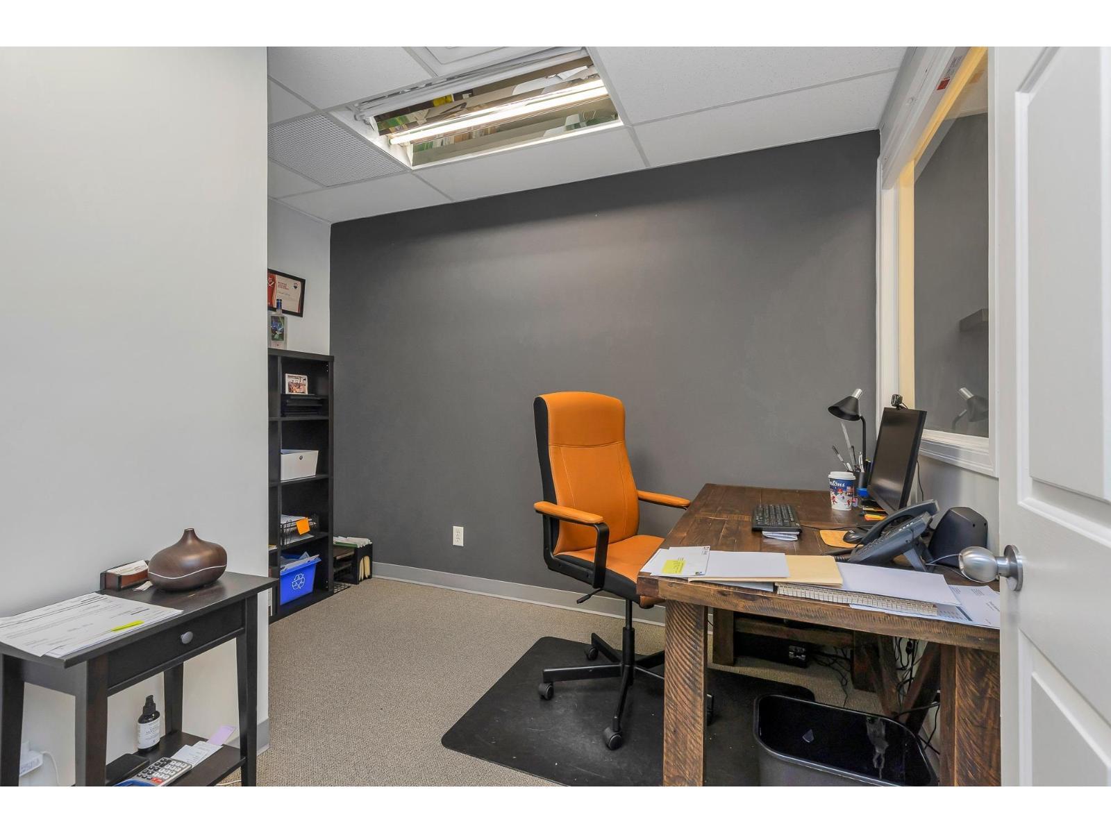 1 33119 South Fraser Way, Abbotsford, BC