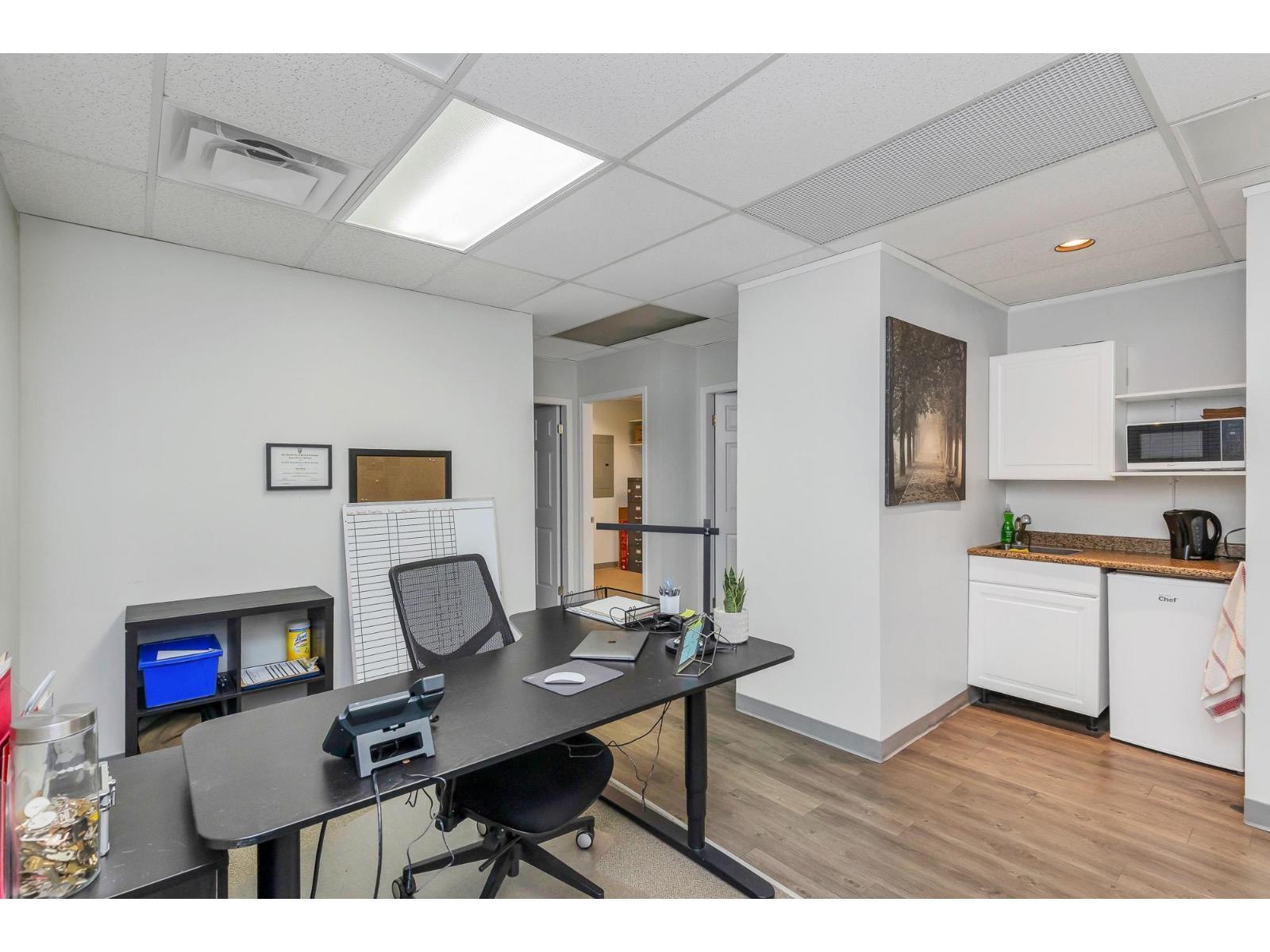 1 33119 South Fraser Way, Abbotsford, BC