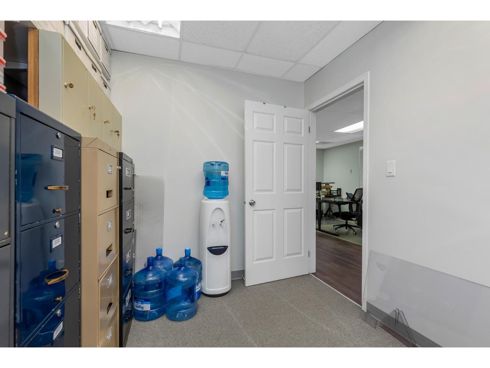 1 33119 South Fraser Way, Abbotsford, BC