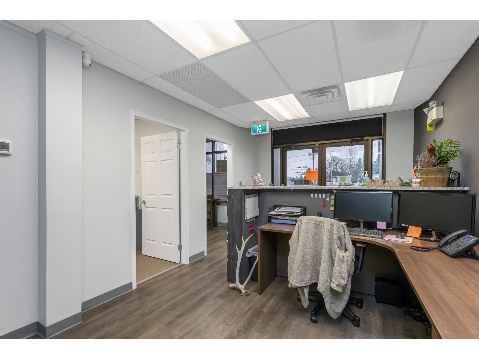 1 33119 South Fraser Way, Abbotsford, BC