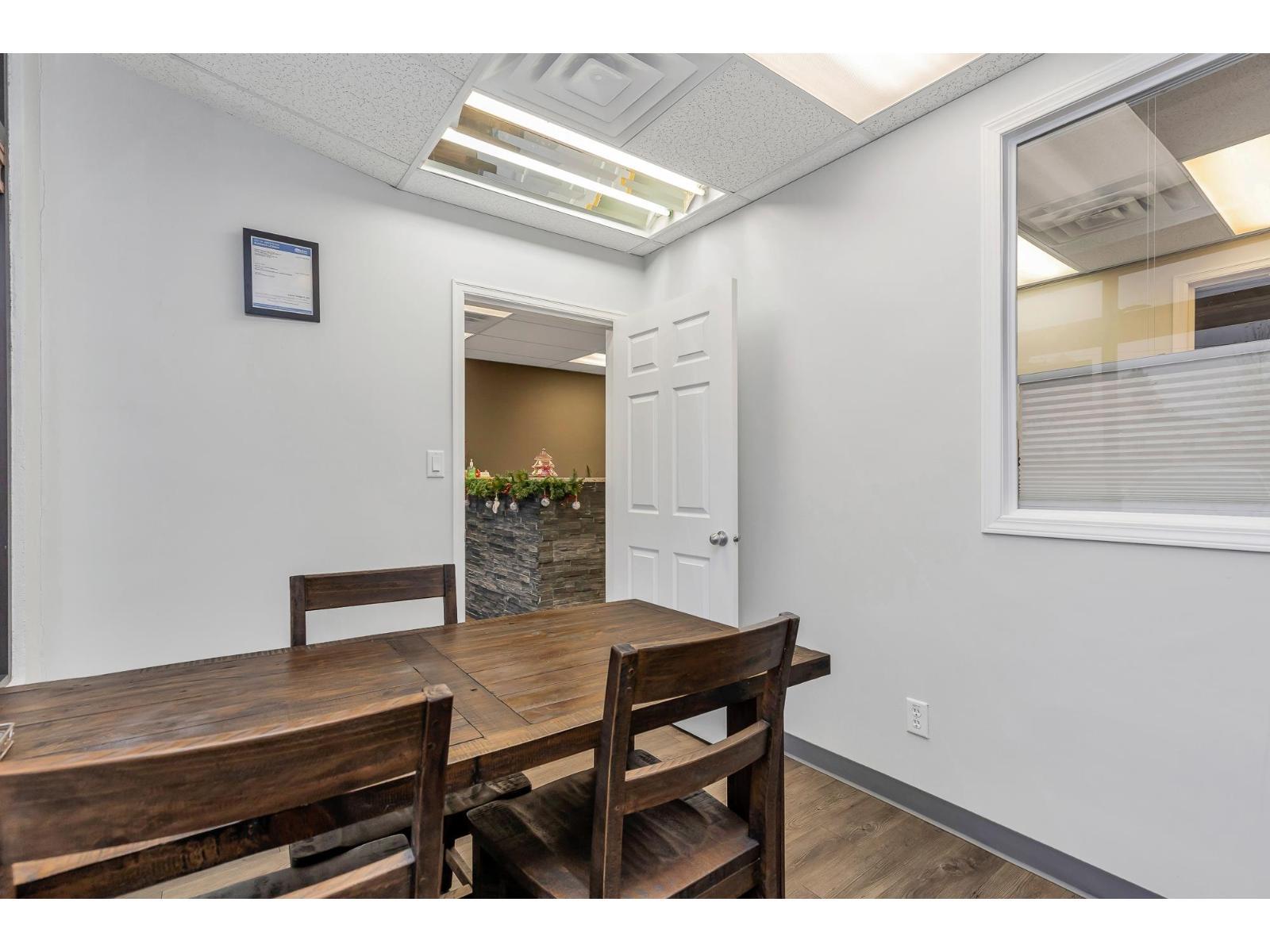 1 33119 South Fraser Way, Abbotsford, BC