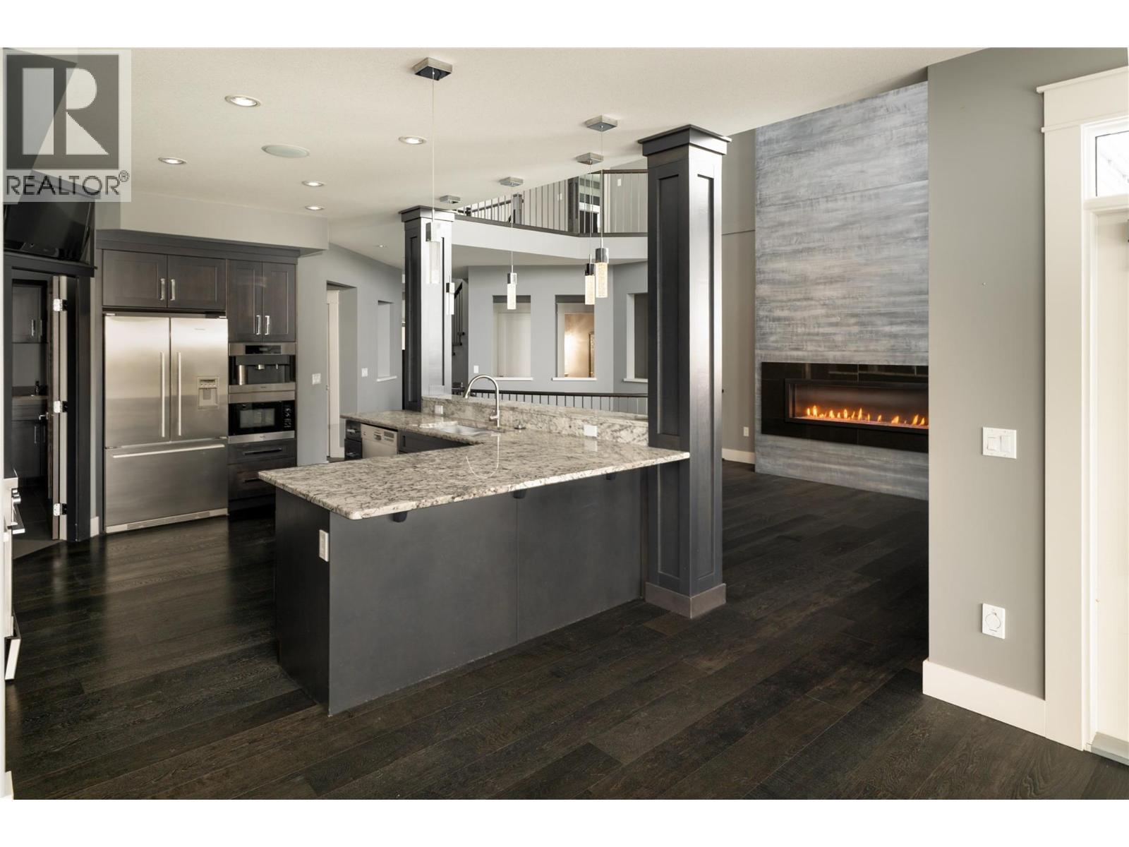 440 Audubon Court, Kelowna, BC - Indoor Photo Showing Kitchen With Upgraded Kitchen