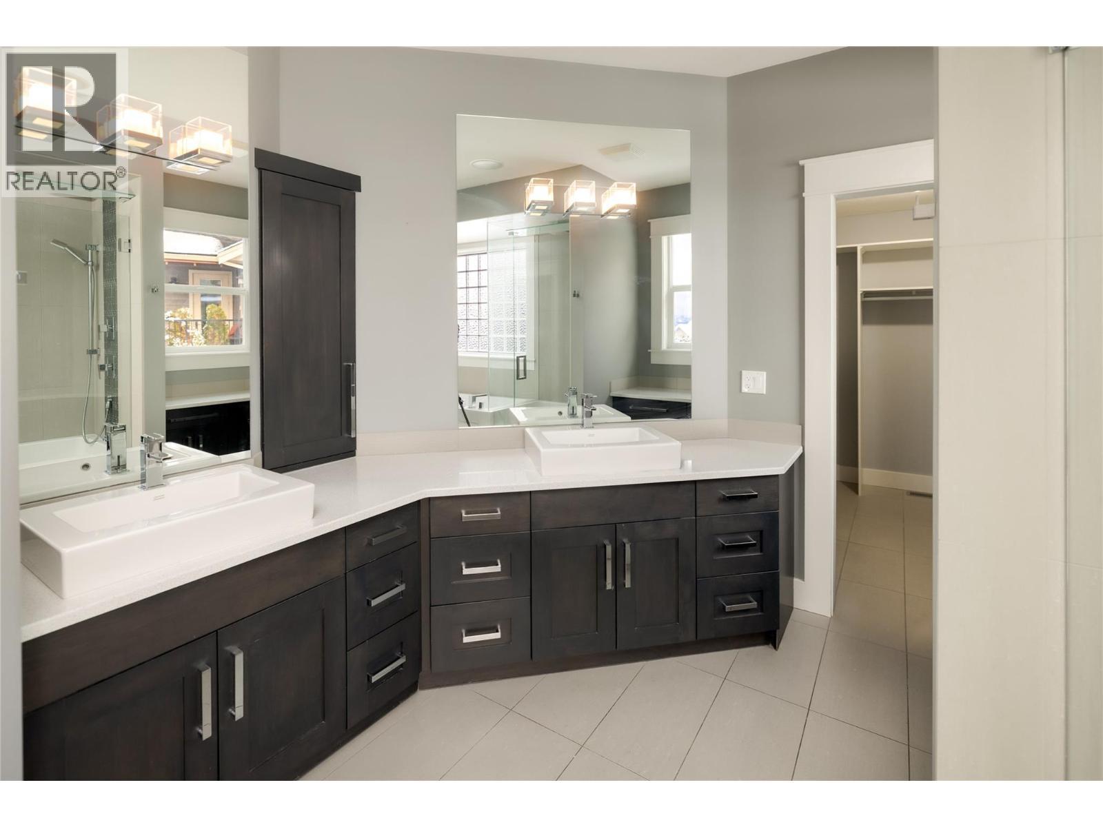 440 Audubon Court, Kelowna, BC - Indoor Photo Showing Bathroom