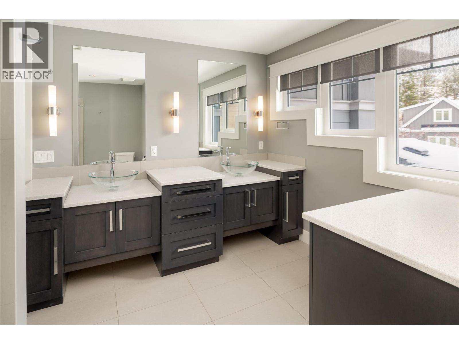 440 Audubon Court, Kelowna, BC - Indoor Photo Showing Bathroom