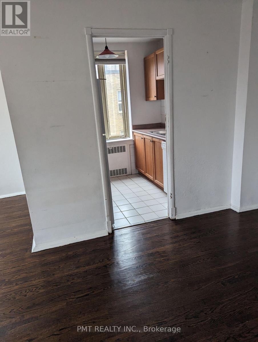 432 - 150 Farnham Avenue, Toronto, ON - Indoor Photo Showing Other Room