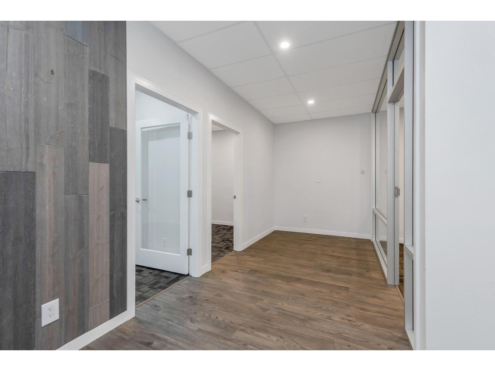 206 33119 South Fraser Way, Abbotsford, BC