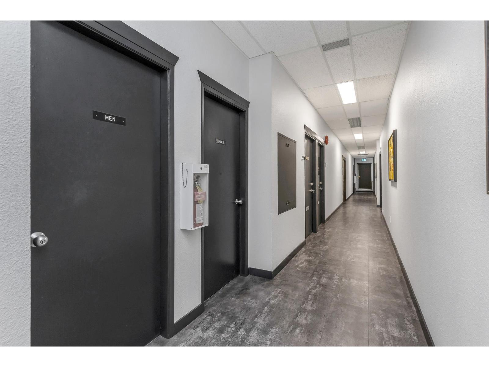 206 33119 South Fraser Way, Abbotsford, BC