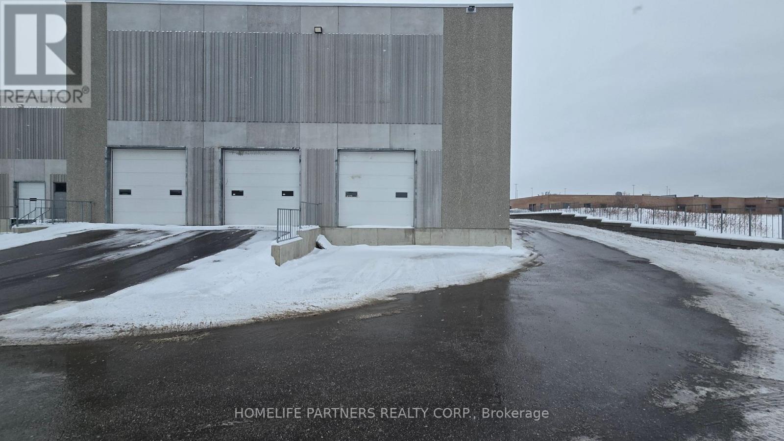 3 - 125 Engelhard Drive, Aurora, ON