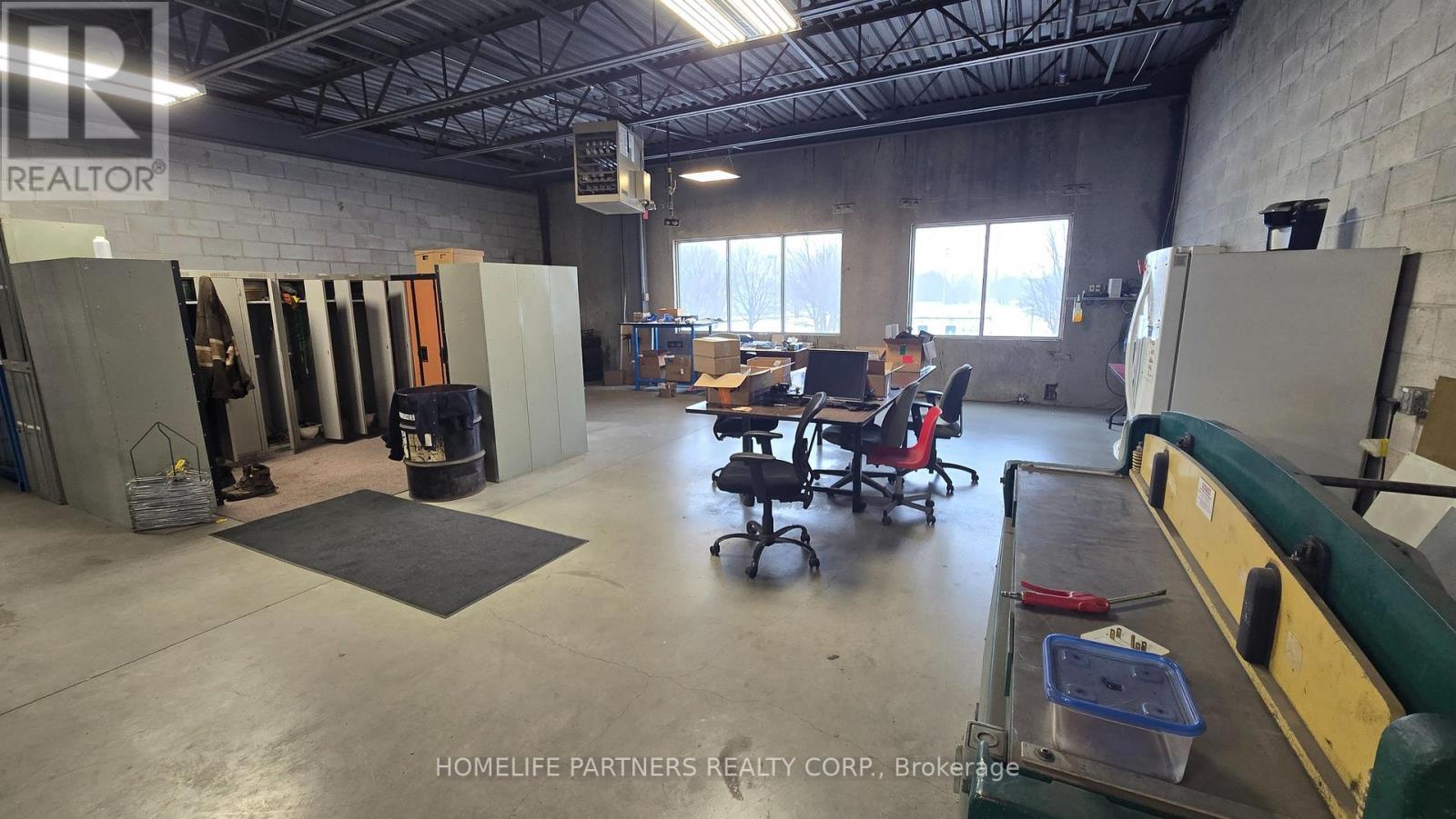 4 - 145 Industrial Parkway S, Aurora, ON