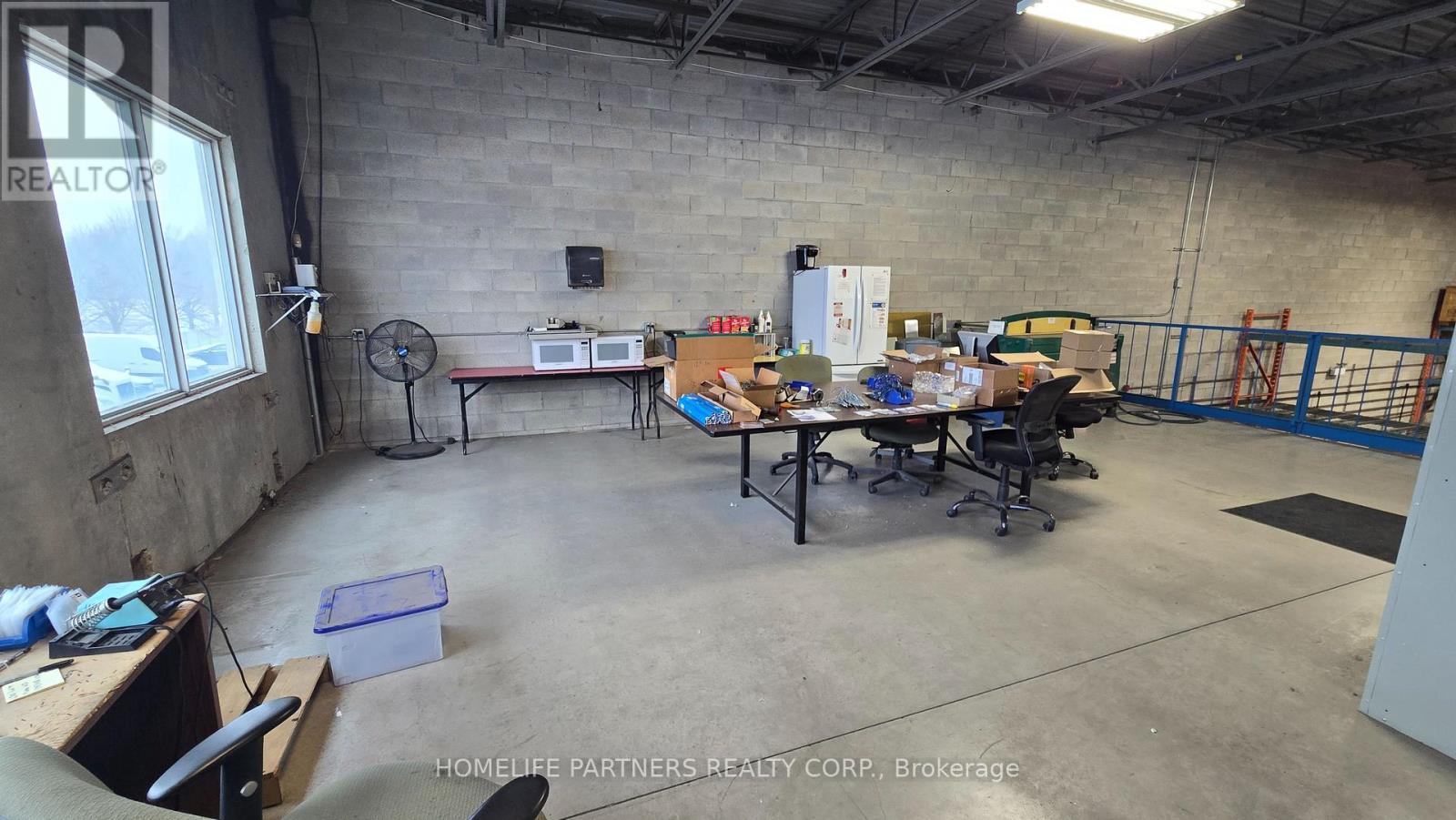 4 - 145 Industrial Parkway S, Aurora, ON