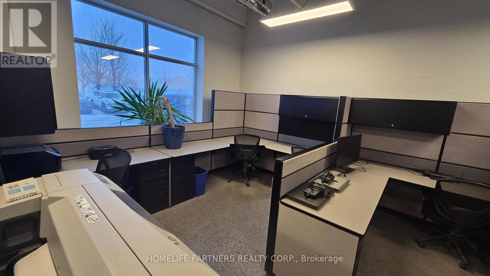 4 - 145 Industrial Parkway S, Aurora, ON