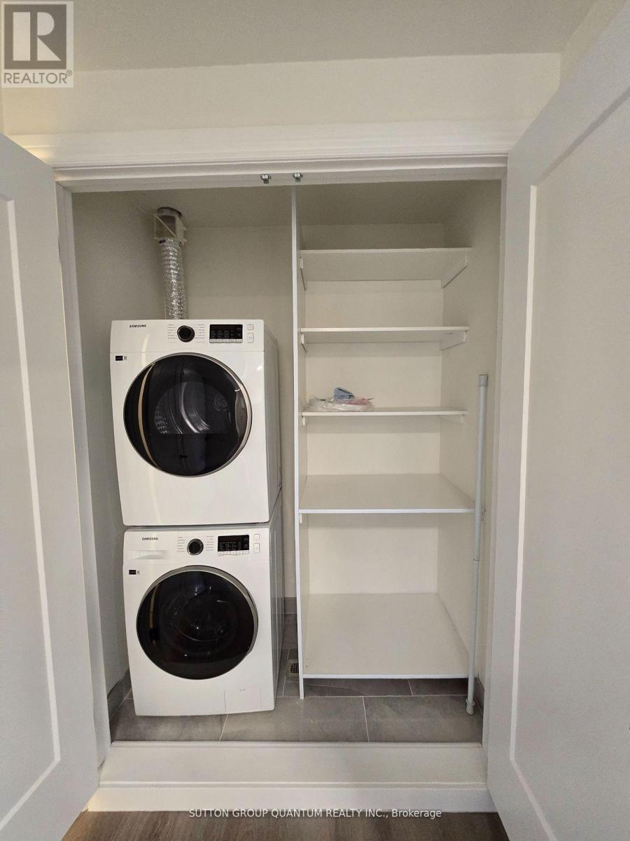 2602 Chisholm Court, Mississauga, ON - Indoor Photo Showing Laundry Room