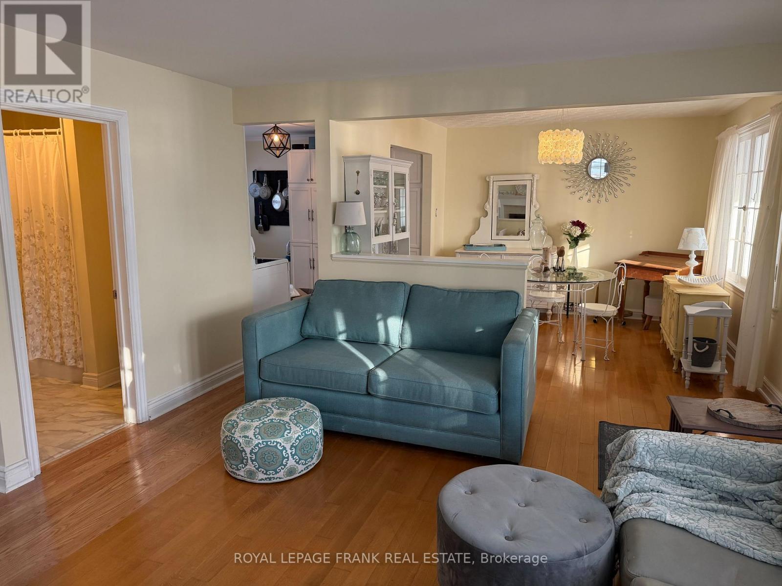 Living Room - 246 Lake Street, Cobourg, ON - Indoor Photo Showing Living Room