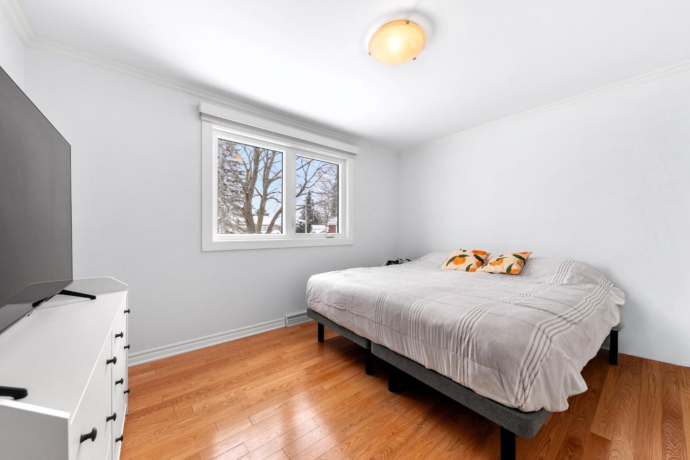Primary bedroom - 405 Rue Papineau, Saint-Bruno-De-Montarville, QC - Indoor Photo Showing Bedroom