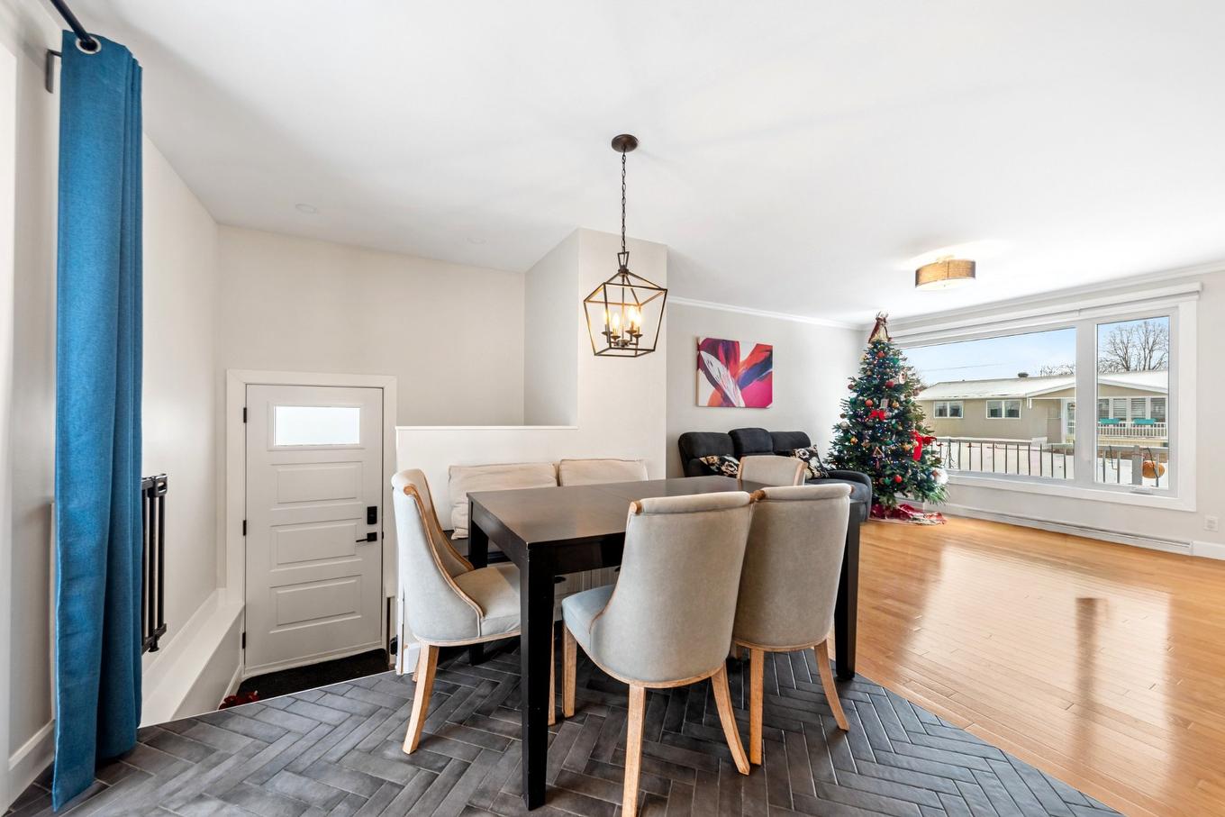 Interior - 405 Rue Papineau, Saint-Bruno-De-Montarville, QC - Indoor Photo Showing Dining Room