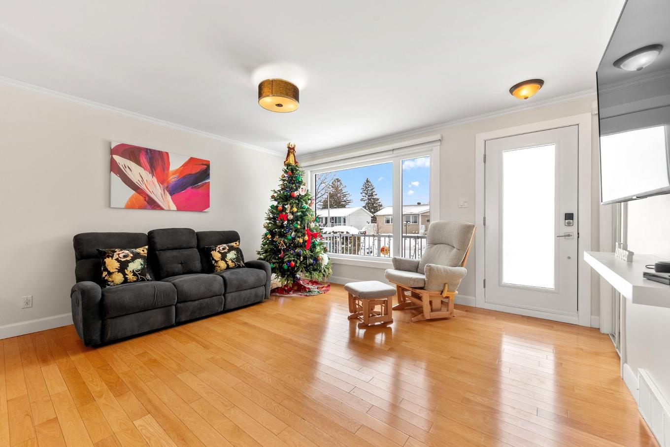 Living room - 405 Rue Papineau, Saint-Bruno-De-Montarville, QC - Indoor