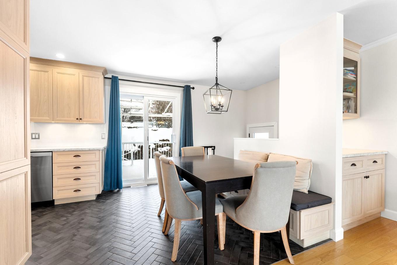 Dining room - 405 Rue Papineau, Saint-Bruno-De-Montarville, QC - Indoor Photo Showing Dining Room