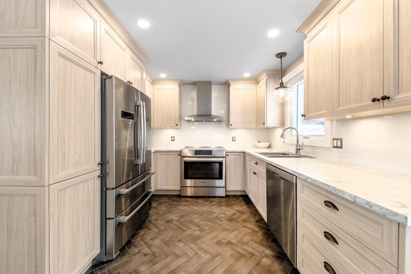 Kitchen - 405 Rue Papineau, Saint-Bruno-De-Montarville, QC - Indoor Photo Showing Kitchen