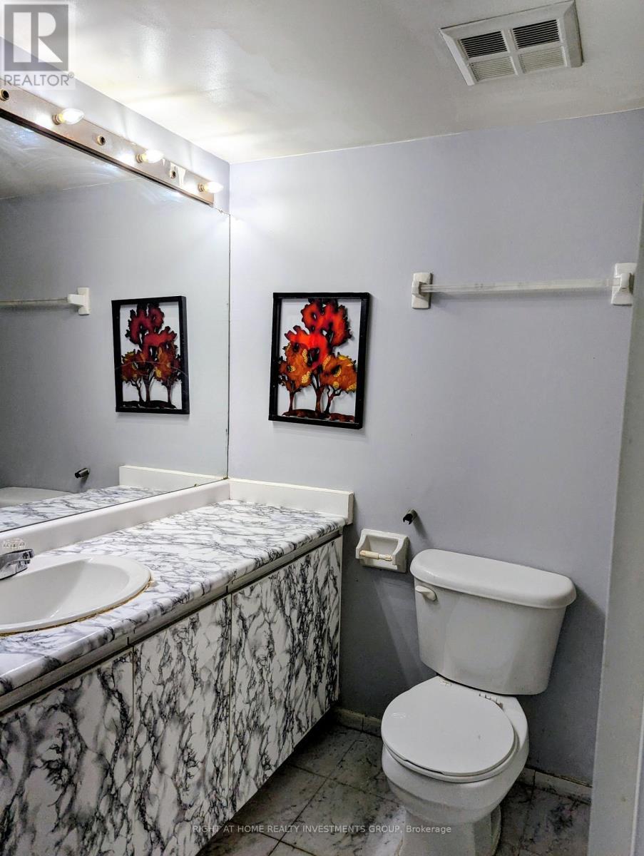 512 - 350 Webb Drive, Mississauga, ON - Indoor Photo Showing Bathroom