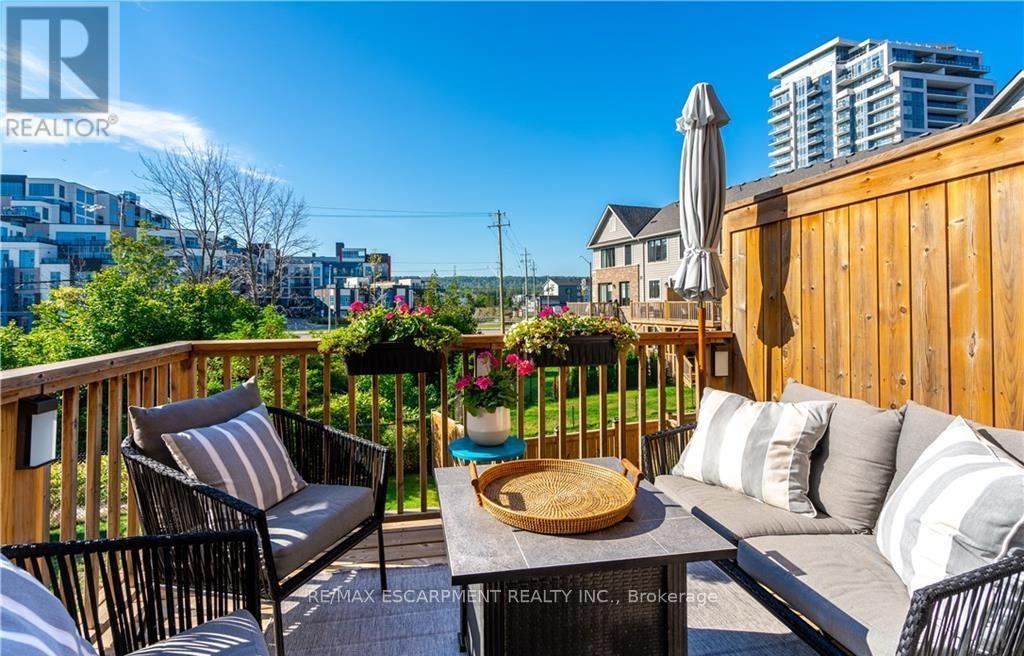 15 Pierre Trudeau Lane, Grimsby, ON - Outdoor With Deck Patio Veranda With Exterior