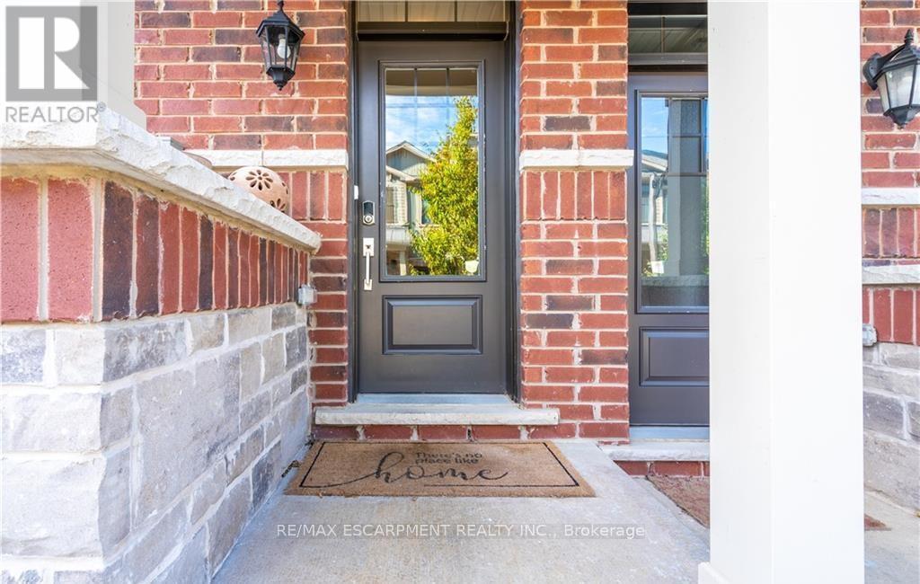 15 Pierre Trudeau Lane, Grimsby, ON - Outdoor