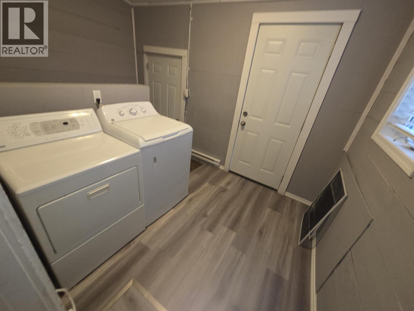 1651 8Th Avenue, Prince George, BC - Indoor Photo Showing Laundry Room