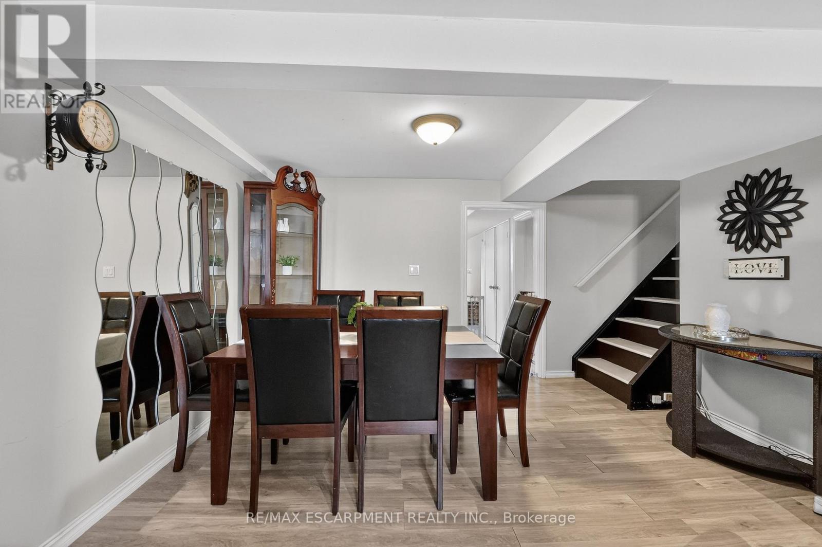8162 Lynhurst Drive, Niagara Falls, ON - Indoor Photo Showing Dining Room