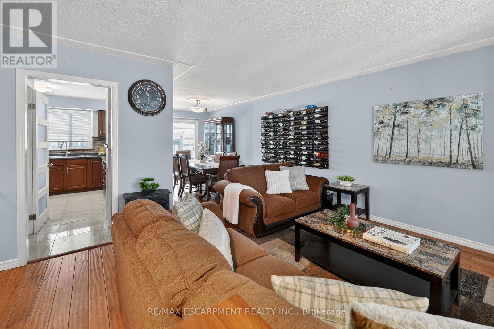 8162 Lynhurst Drive, Niagara Falls, ON - Indoor Photo Showing Living Room