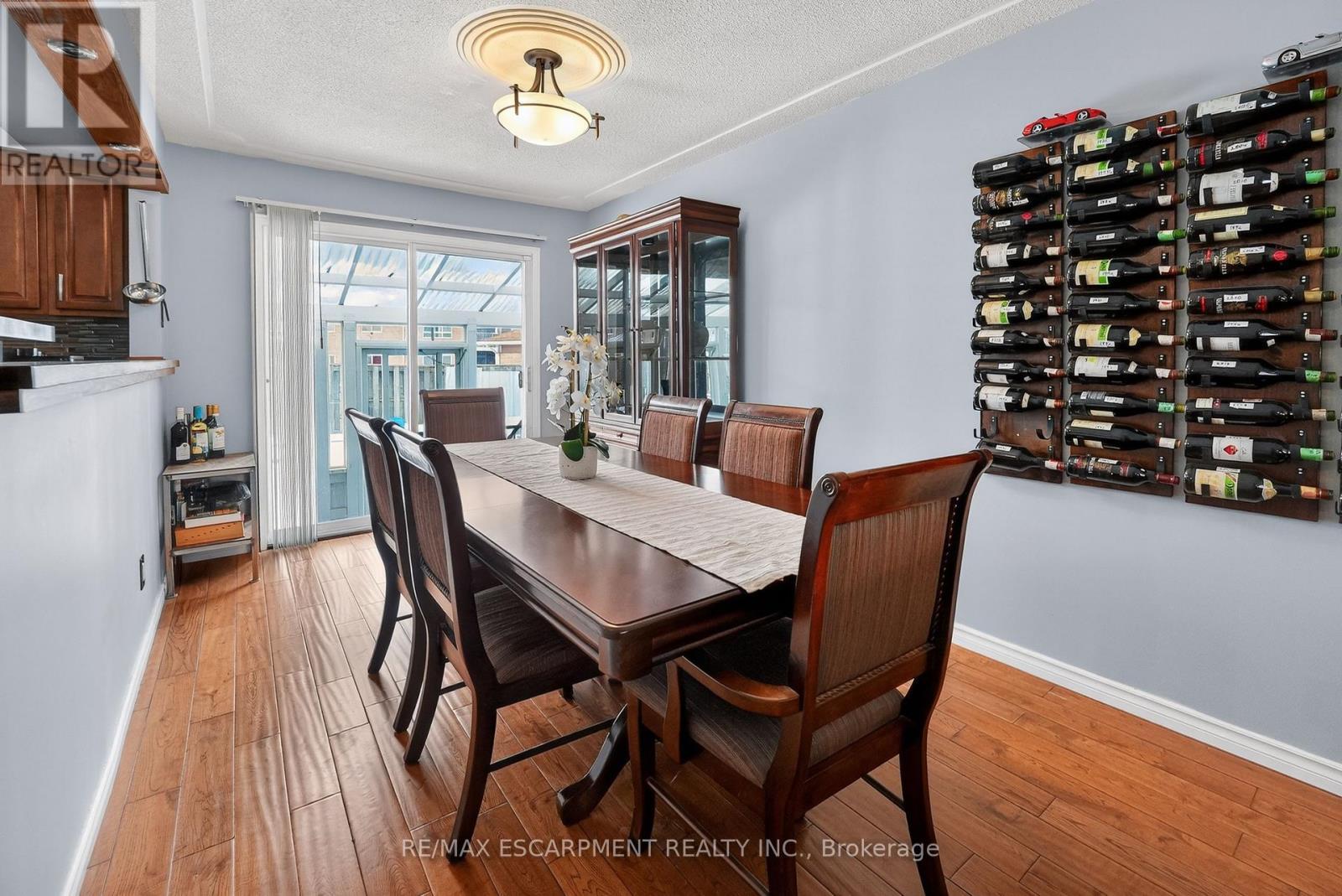 8162 Lynhurst Drive, Niagara Falls, ON - Indoor Photo Showing Dining Room