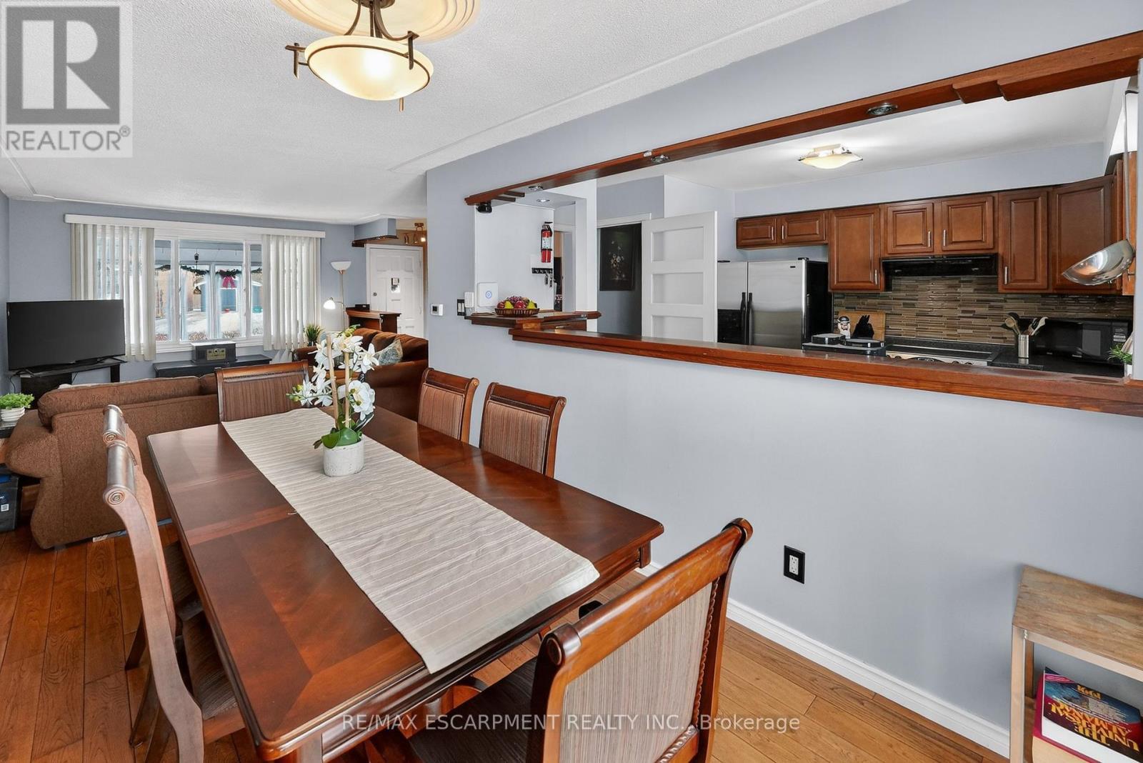 8162 Lynhurst Drive, Niagara Falls, ON - Indoor Photo Showing Dining Room