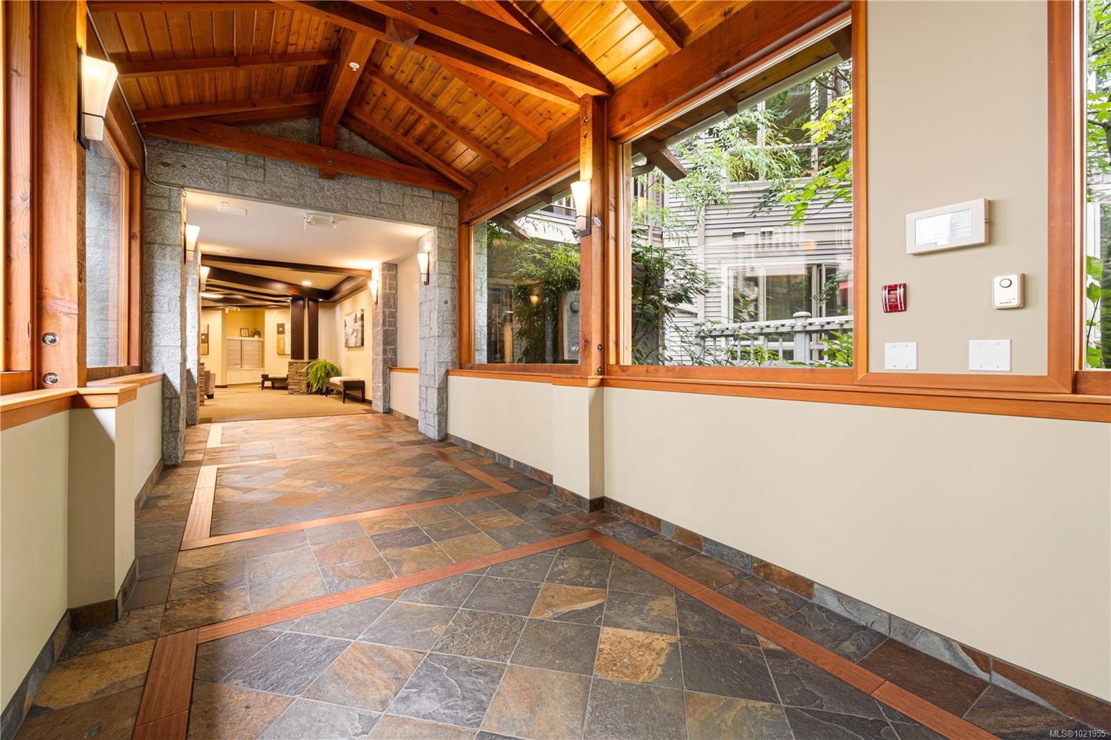 202-5670 Edgewater Lane, Nanaimo, BC - Indoor Photo Showing Other Room