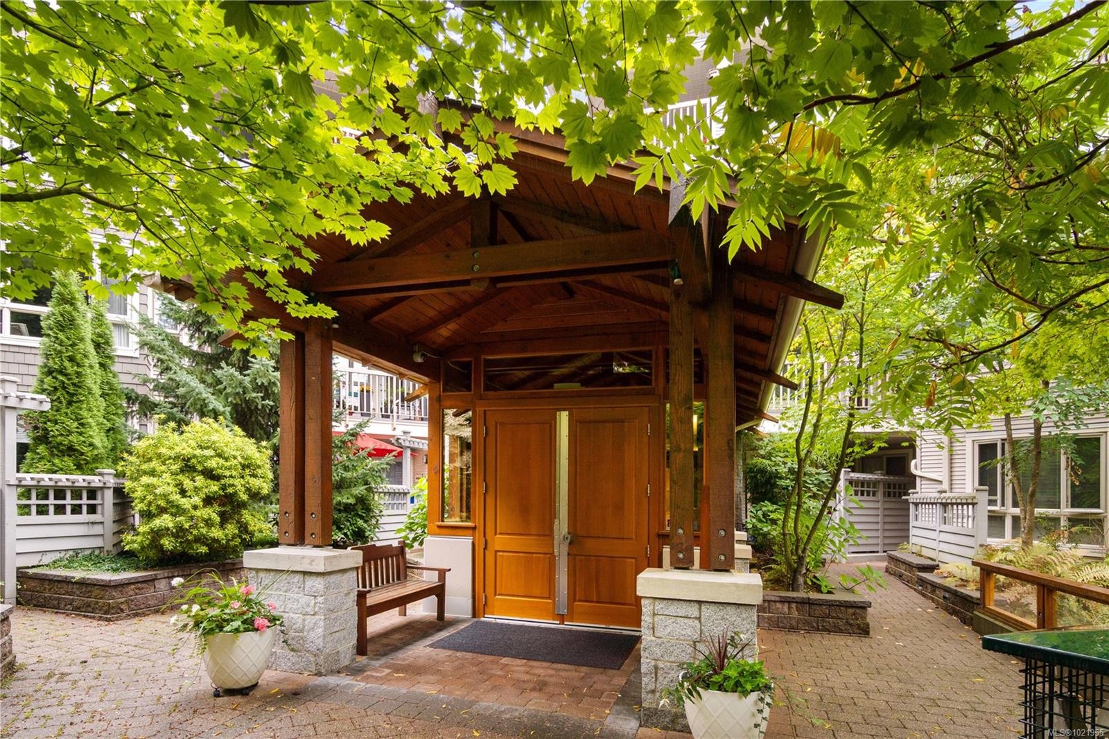 202-5670 Edgewater Lane, Nanaimo, BC - Outdoor With Deck Patio Veranda