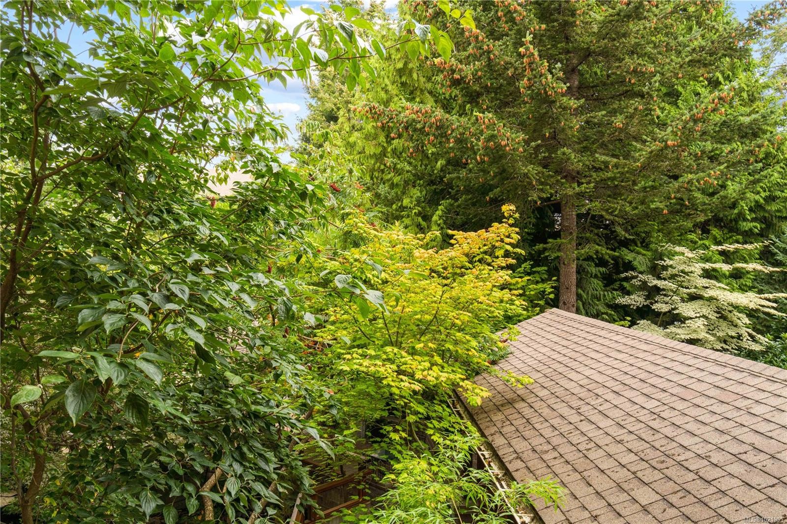 202-5670 Edgewater Lane, Nanaimo, BC - Outdoor