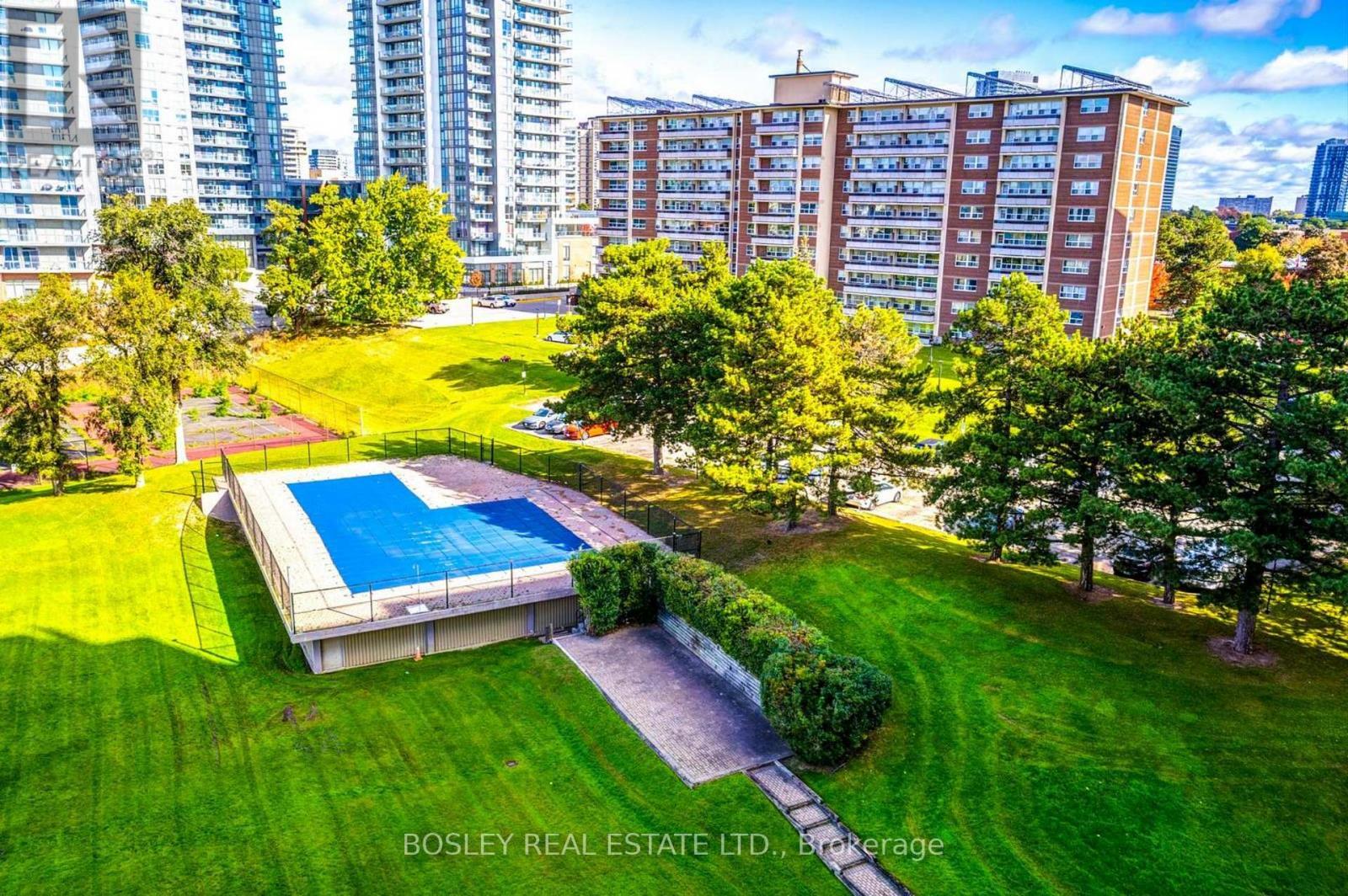 111 - 10 Parkway Forest Drive, Toronto, ON - Outdoor