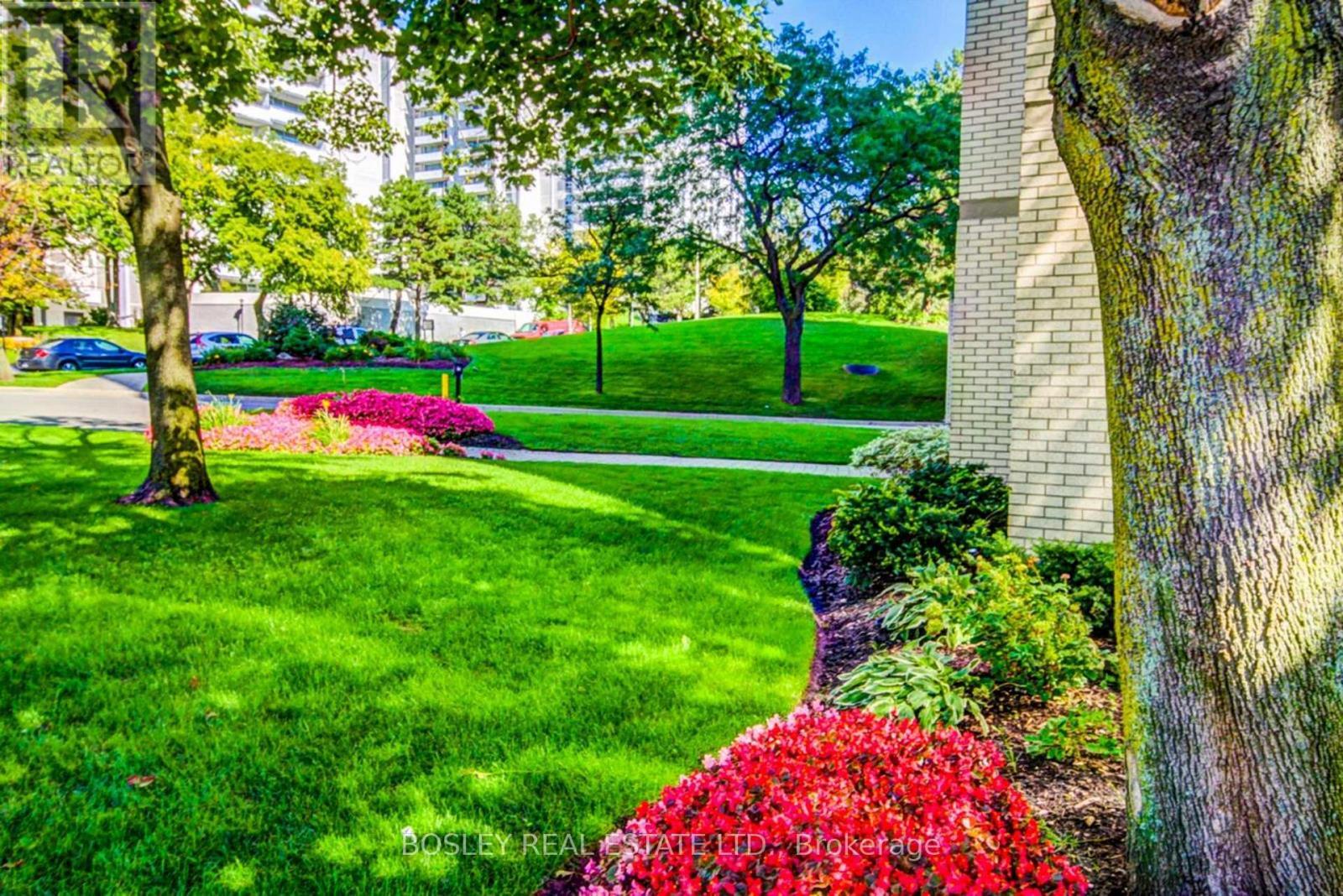 111 - 10 Parkway Forest Drive, Toronto, ON - Outdoor