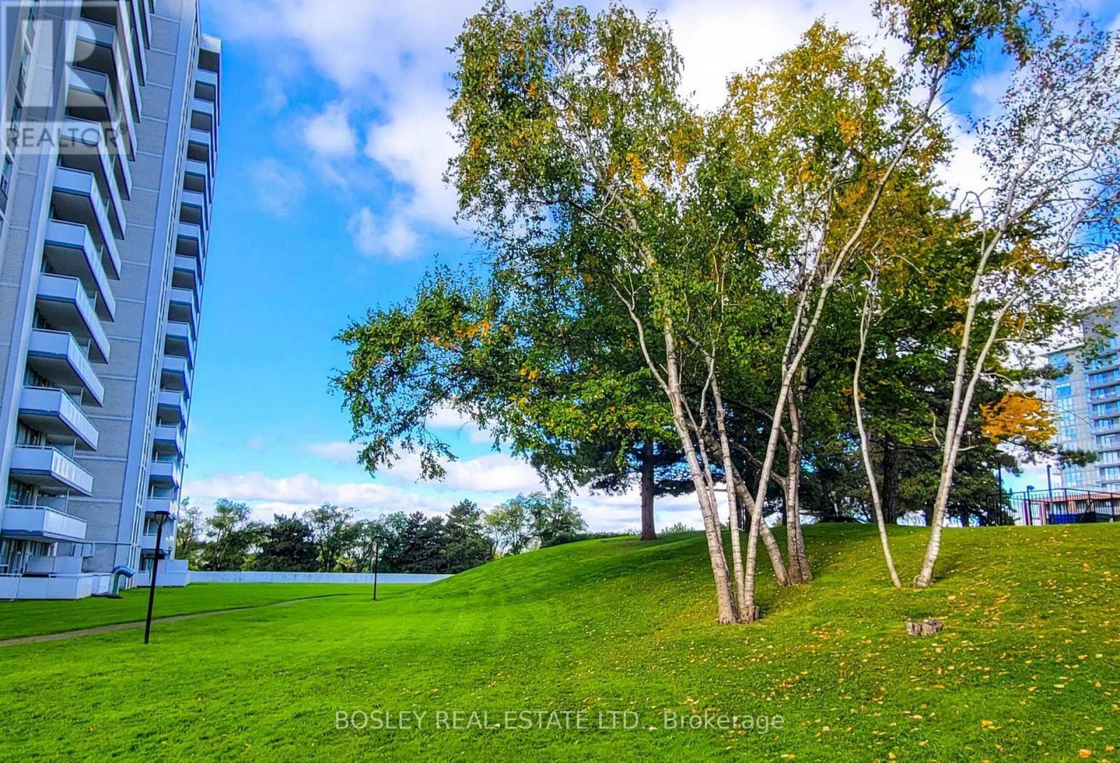 111 - 10 Parkway Forest Drive, Toronto, ON - Outdoor