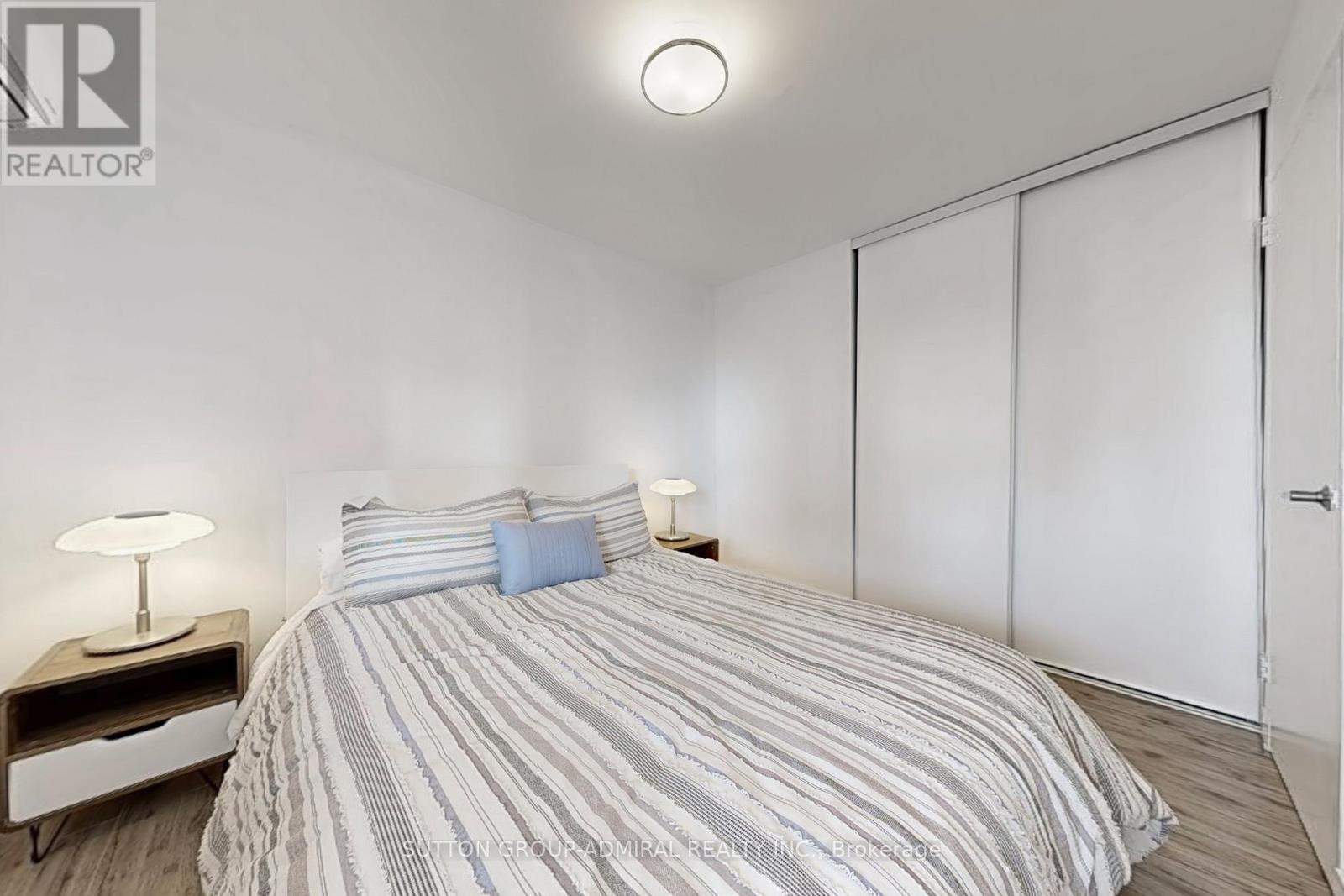 1509 - 40 Homewood Avenue, Toronto, ON - Indoor Photo Showing Bedroom