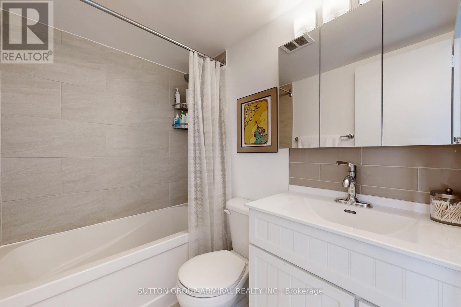 1509 - 40 Homewood Avenue, Toronto, ON - Indoor Photo Showing Bathroom