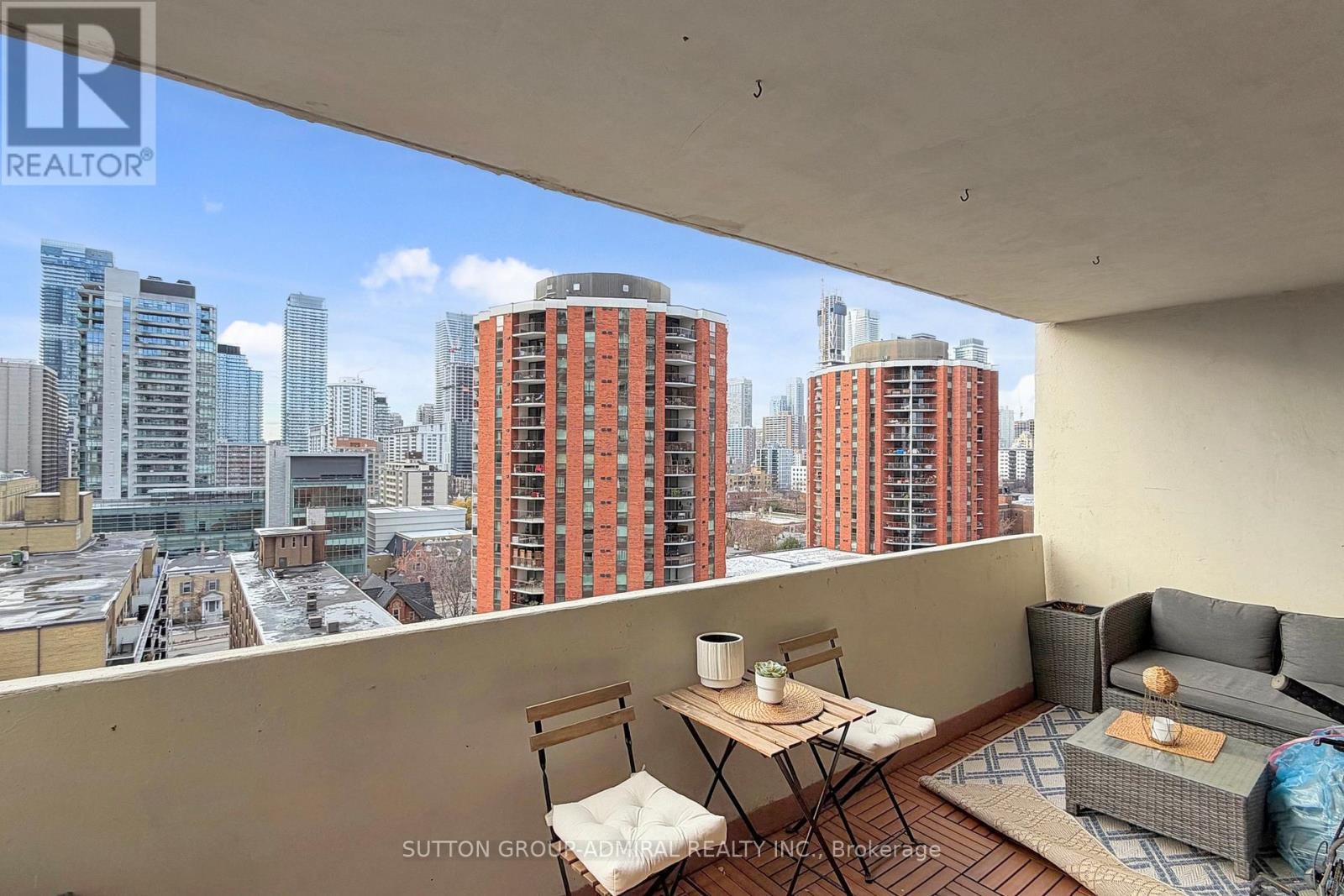 1509 - 40 Homewood Avenue, Toronto, ON - Outdoor With Exterior