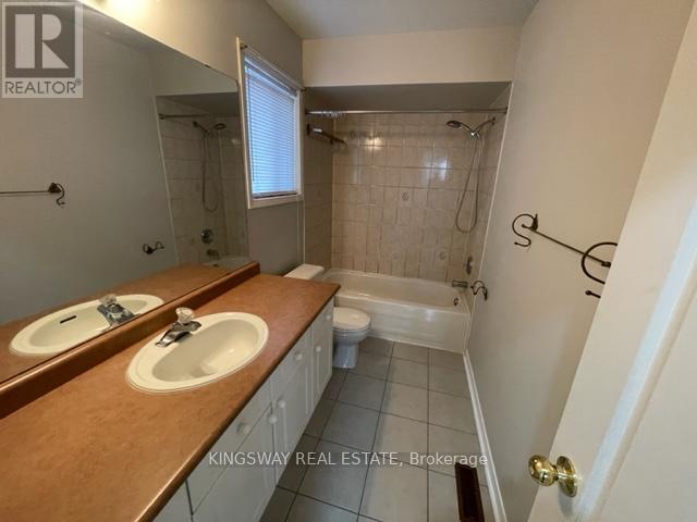 102 Lucena Crescent, Vaughan, ON - Indoor Photo Showing Bathroom