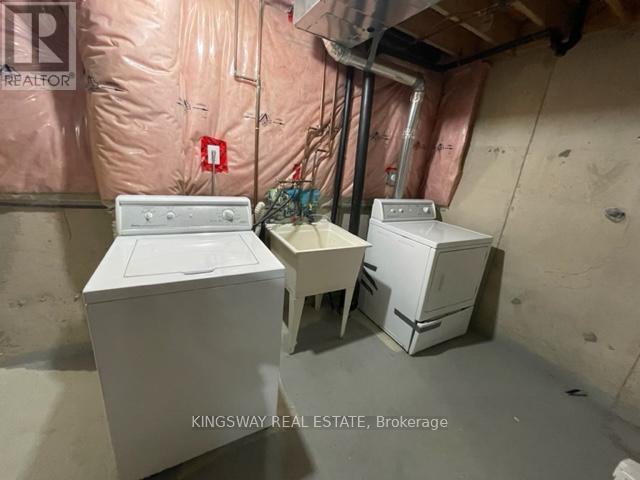 102 Lucena Crescent, Vaughan, ON - Indoor Photo Showing Laundry Room