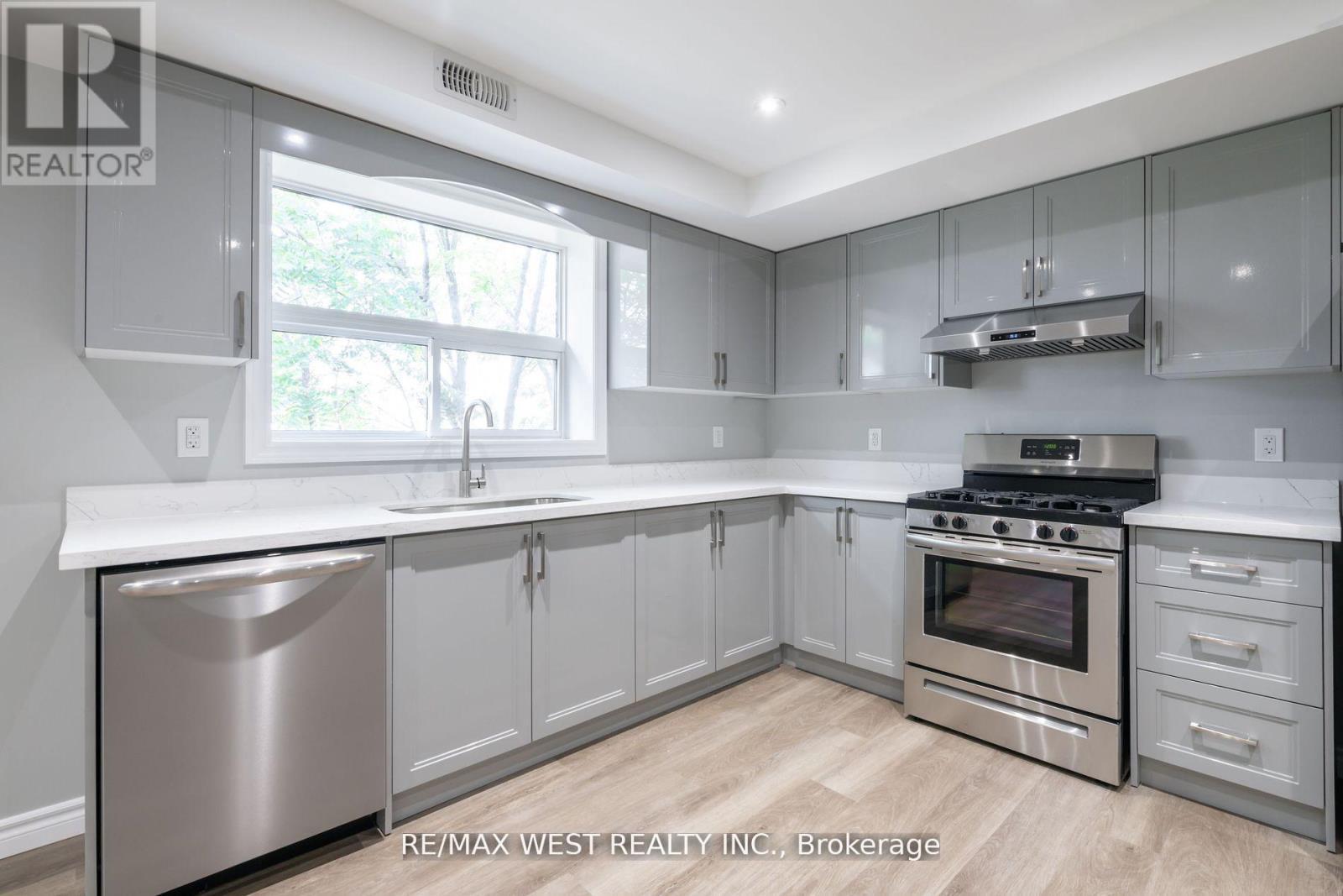 3 - 2A Fort Rouille Street, Toronto, ON - Indoor Photo Showing Kitchen With Stainless Steel Kitchen With Upgraded Kitchen